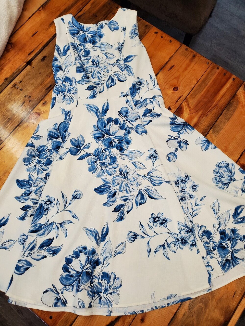 Calvin Klein Blue White Floral Fit Flare Dress Sleeveless Back Zip Size 10